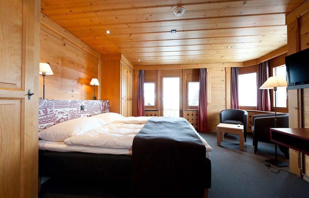 Hotel Landhaus Saanen Habitación foto